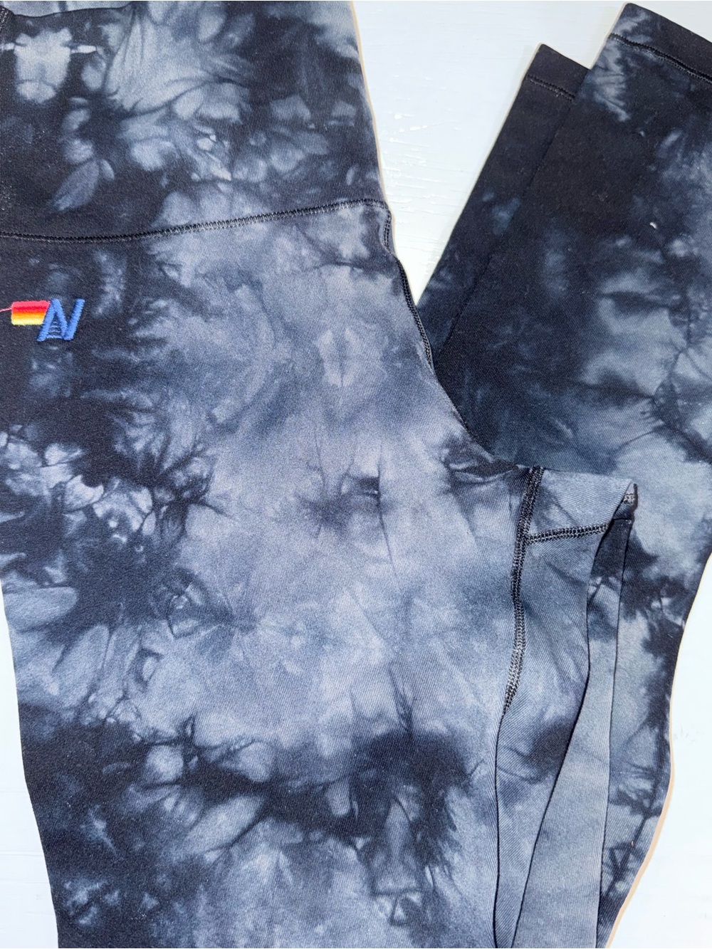 NWOT AVIATOR NATION LEGGINGS SIZE SMALL